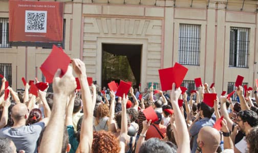 La plataforma ActuAcción protesta en Sevilla por las últimas medidas del Gobierno y de la Junta