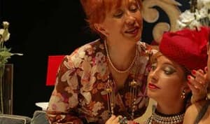 “Ocho mujeres”, una comedia de intrigas, en el Teatro Echegaray
