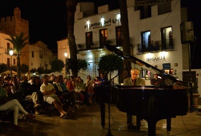 Concierto en la plaza de Vejer de la Frontera, Cádiz