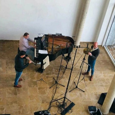 Trío Molbe: Jacobo Díaz Giráldez, oboe, David Cuenca Lacruz, trompa y Huberto Glez-Caballos Sanjuán. piano